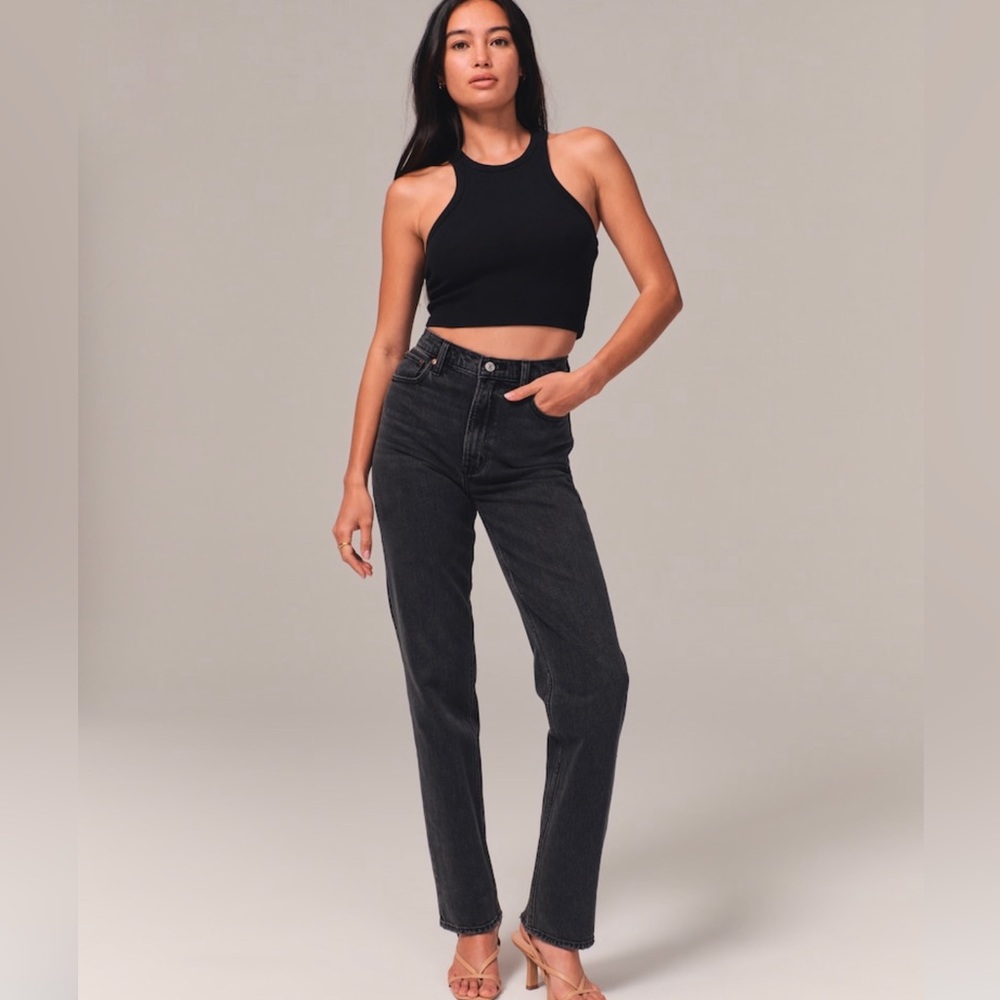 NWT Abercrombie & Fitch Black ‘90s Straight Ultra High Rise Jean Size 26/2 Long